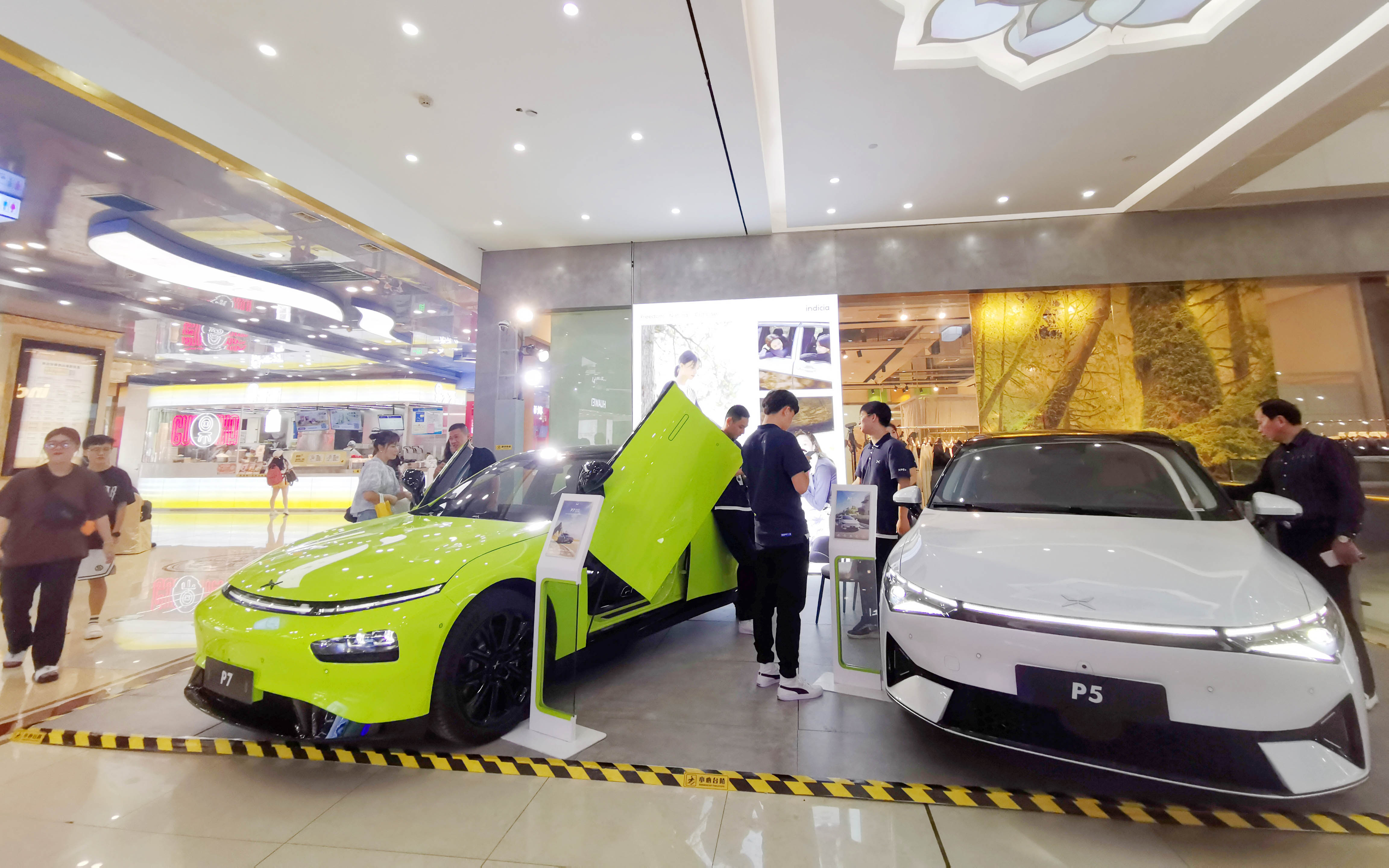 小鹏汽车   X    长沙万家丽国际购物广场  