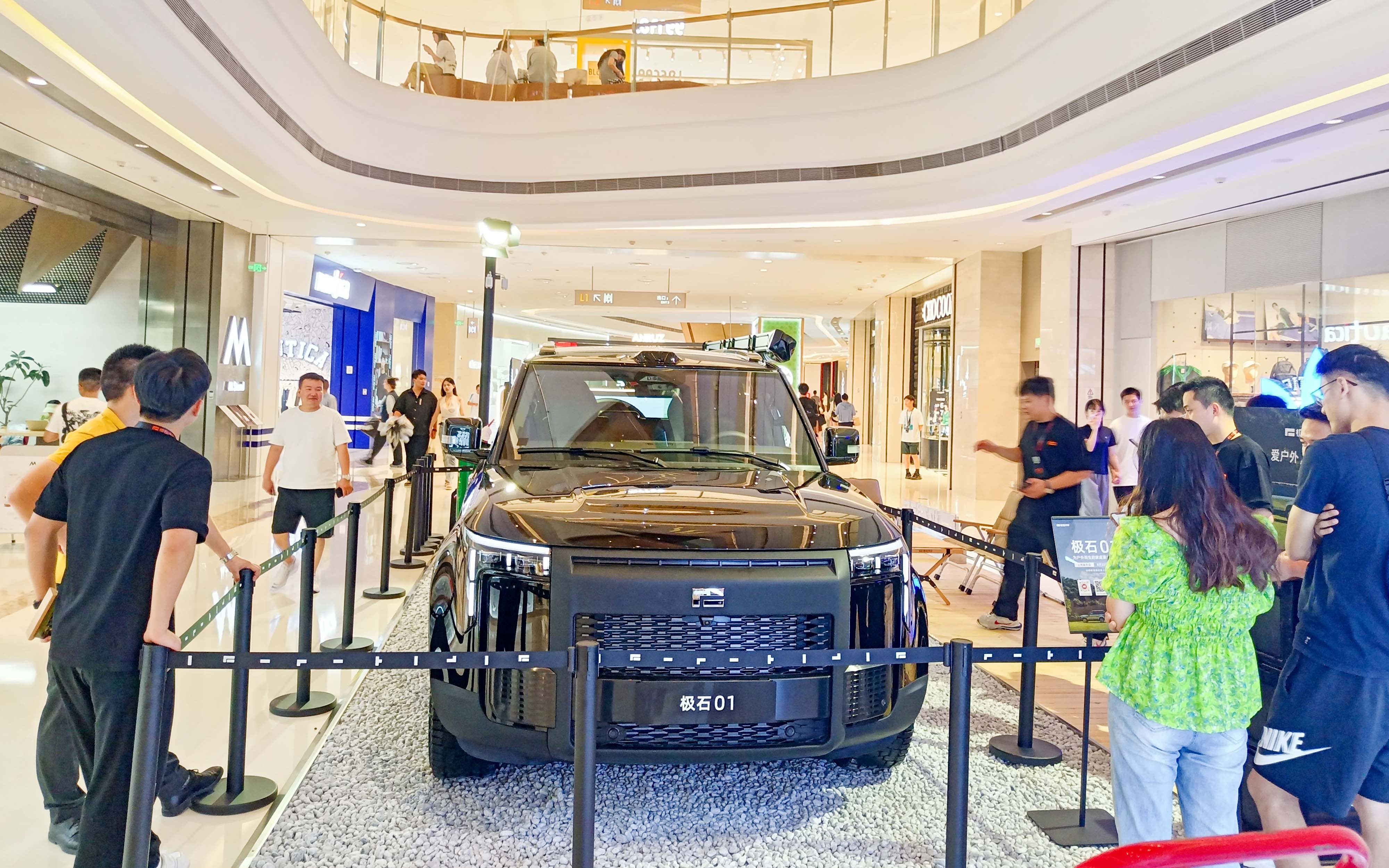 极石汽车  X  杭州龙湖滨江天街