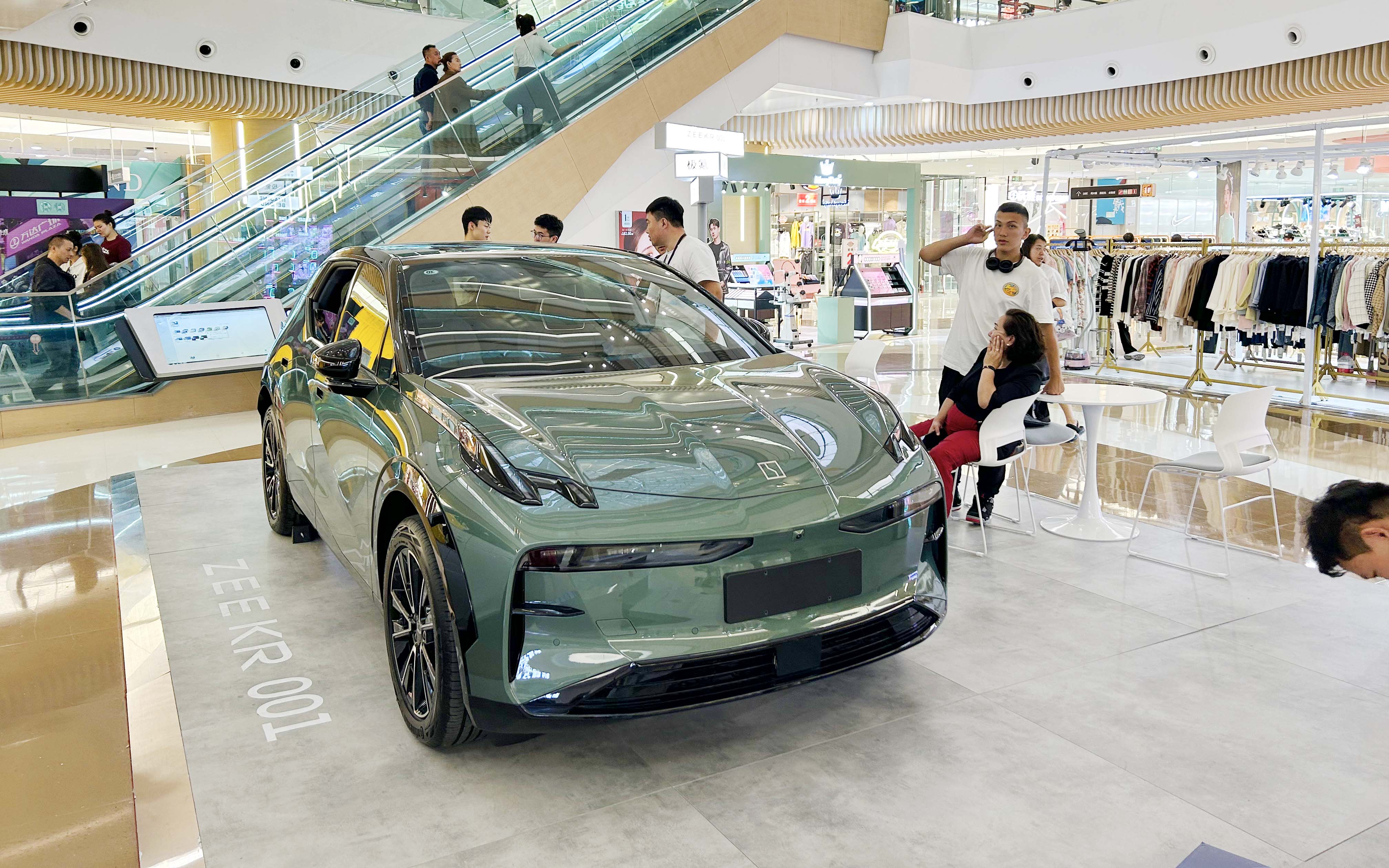 极氪汽车  X  乌鲁木齐德汇万达广场  