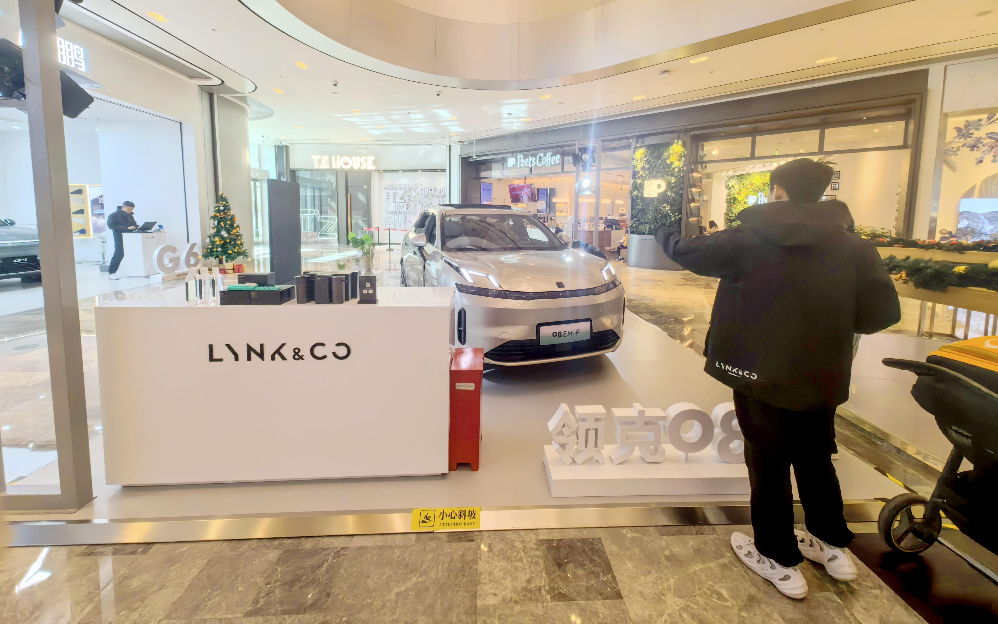 领克汽车  X  杭州来福士广场  