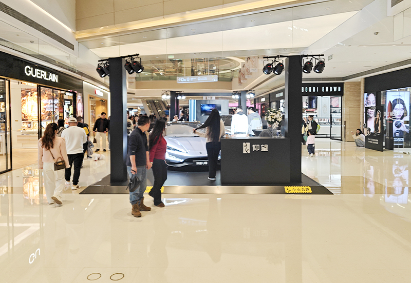 仰望汽车  X  成都万象城  